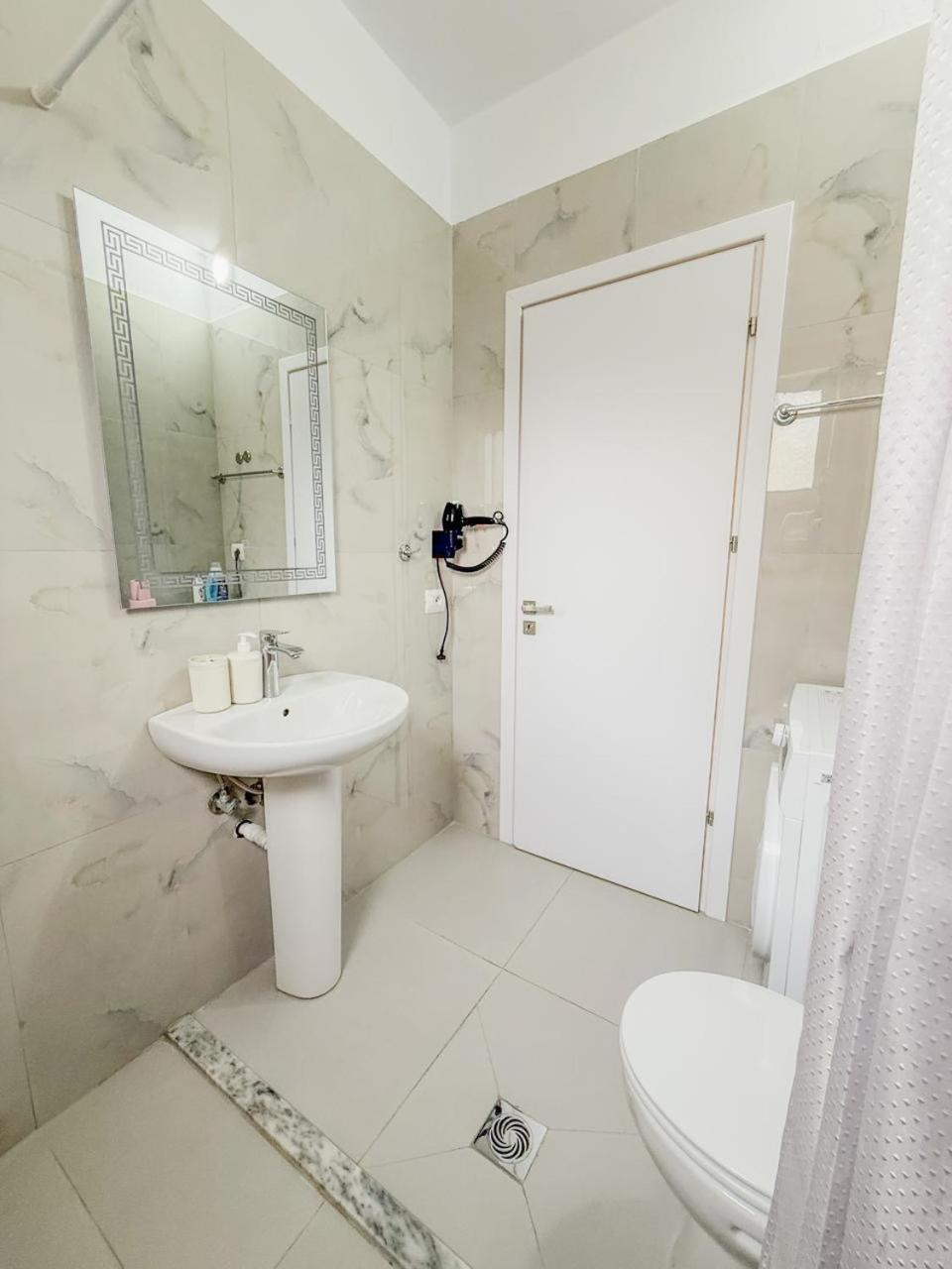 Odore Di Mare Apartments Sarande Exterior photo
